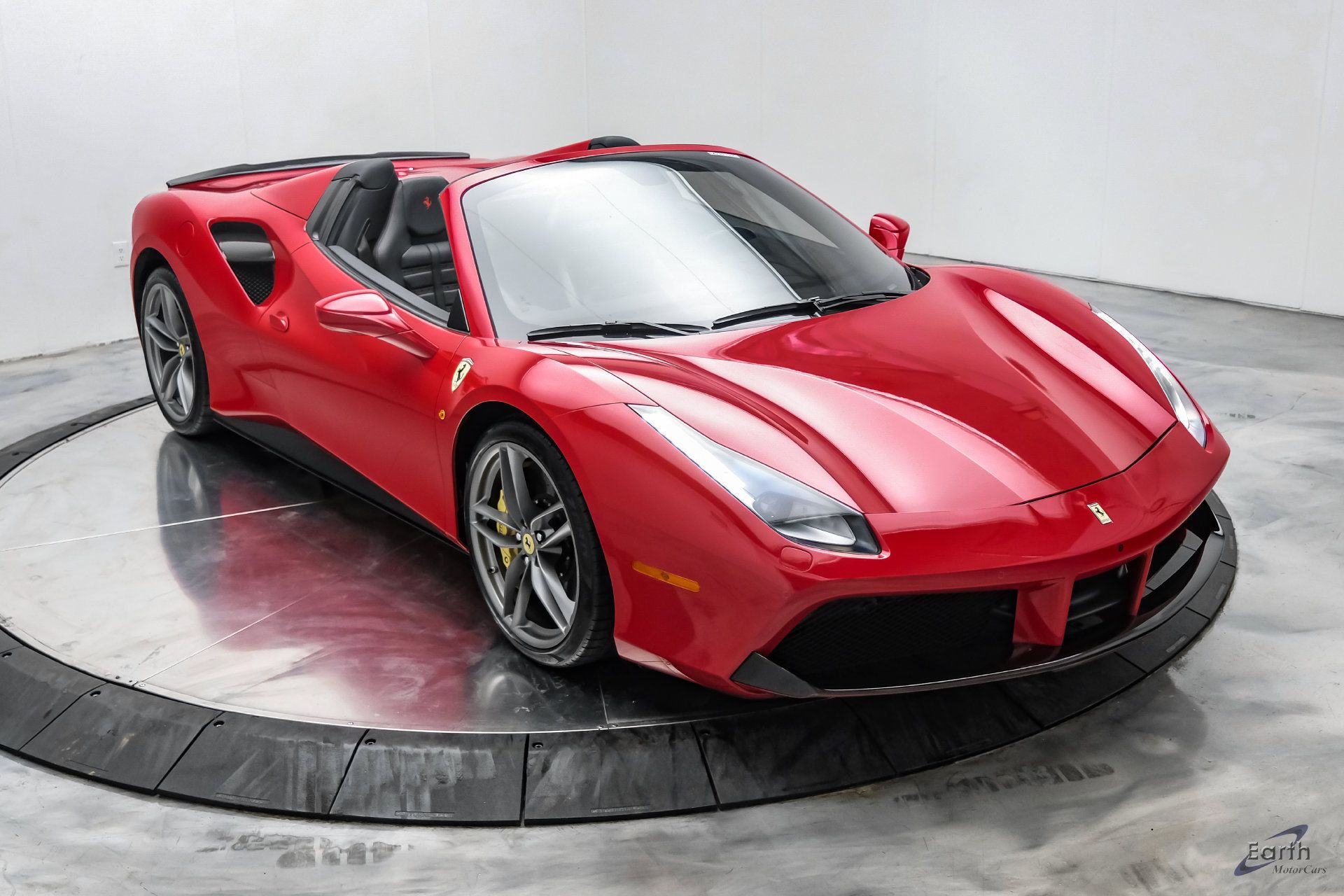 Used 2018 Ferrari 488 Spider RWD image 34