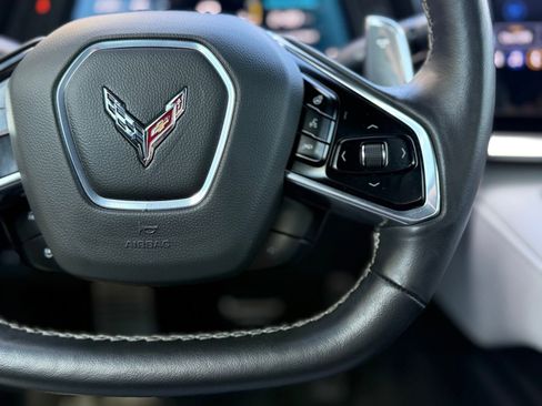 Used 2022 Chevrolet Corvette Stingray w/ Body-Color Dual Roof Package image 25