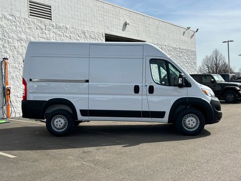 New 2024 RAM ProMaster 1500 w/ Convenience Group image 9