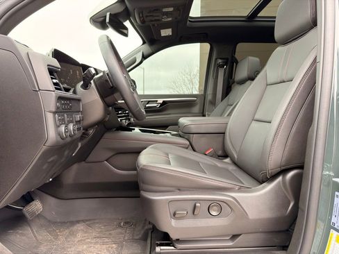 Used 2025 Chevrolet Tahoe RST w/ RST Capability Package image 8