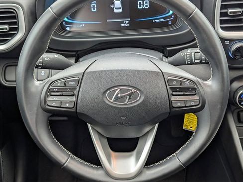 Used 2023 Hyundai Venue SEL w/ Cargo Package image 10