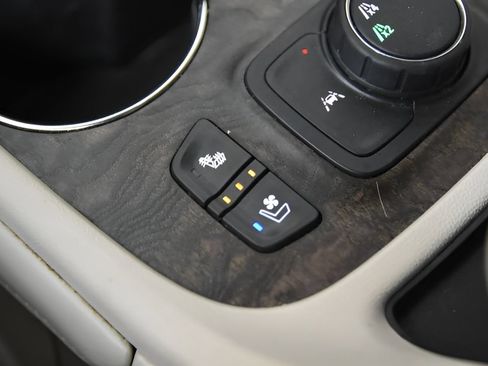 Used 2020 GMC Acadia Denali AWD/4WD image 39