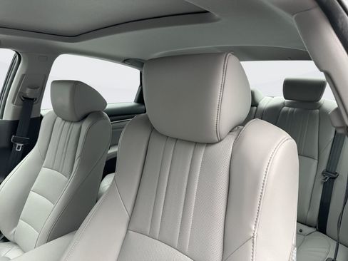 Used 2018 Honda Accord EX-L image 13