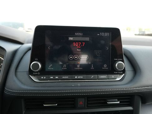 Used 2023 Nissan Rogue SV AWD/4WD image 10