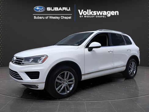Used 2015 Volkswagen Touareg VR6 AWD/4WD image 4