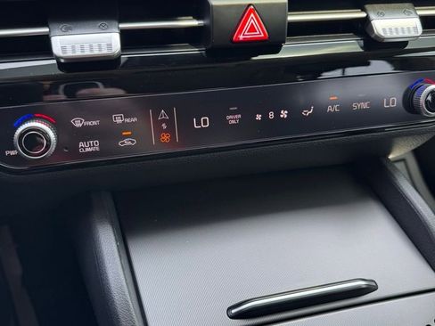 Used 2026 Kia Sportage EX w/ EX Panoramic Sunroof Package image 22