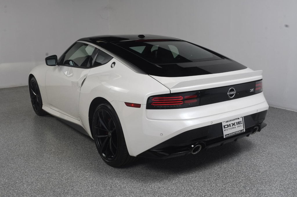 Used 2025 Nissan Z Performance w/ Floor Mat Package RWD image 8