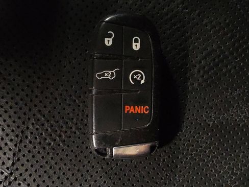 Used 2016 Jeep Grand Cherokee Overland image 32