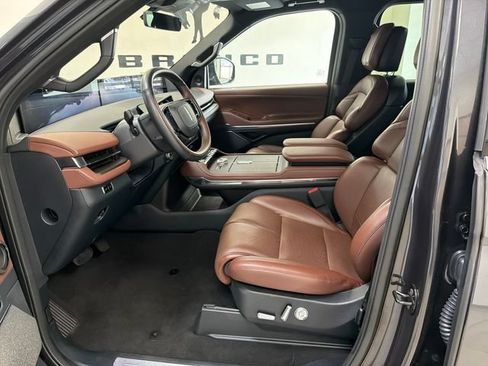 Used 2025 Lincoln Navigator Reserve AWD/4WD image 9