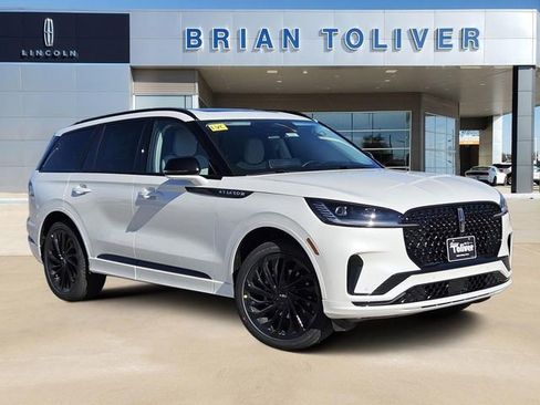 New 2026 Lincoln Aviator Reserve image 2
