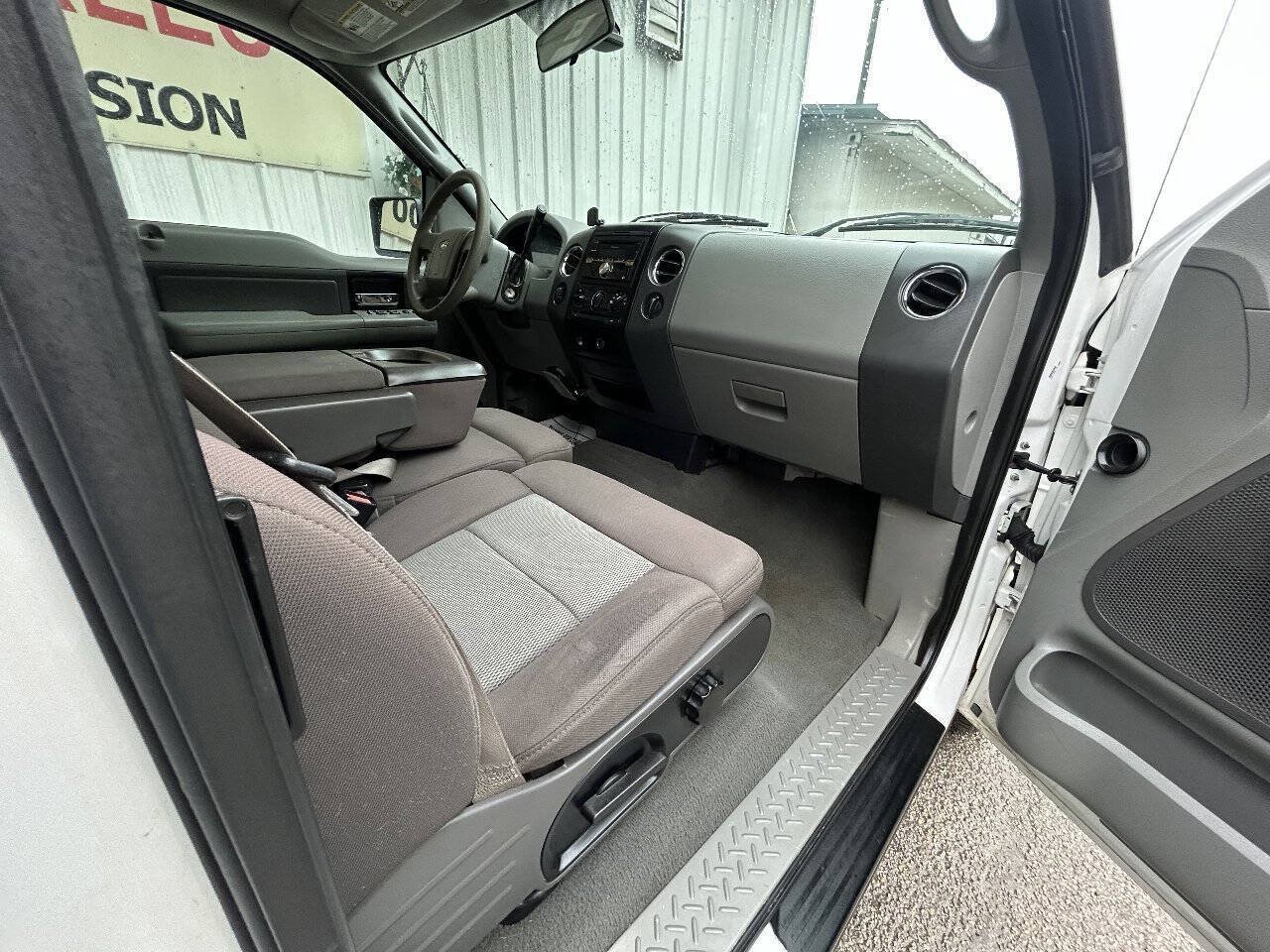 Used 2005 Ford F150 XLT AWD/4WD image 23