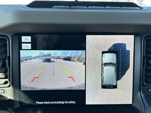 Used 2023 Ford Bronco Wildtrak image 28