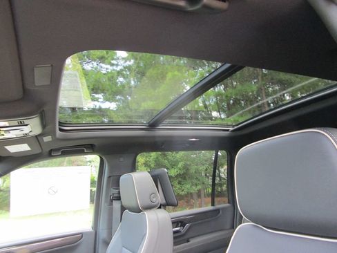 New 2026 GMC Yukon XL Elevation w/ Elevation Premium Package RWD image 10