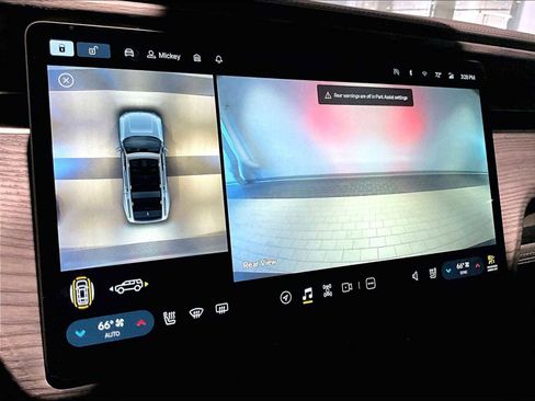 Used 2023 Rivian R1S Adventure image 28