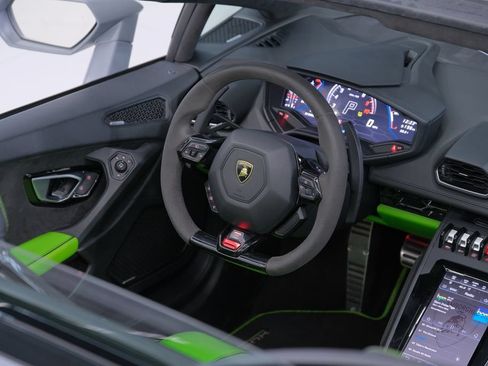 Used 2023 Lamborghini Huracan EVO RWD image 38