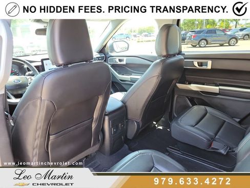 Used 2023 Ford Explorer XLT w/ Equipment Group 202A RWD image 11