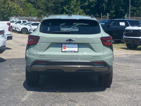 New 2026 Chevrolet Trax ACTIV w/ Sunroof Package FWD image 4
