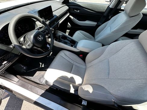 Used 2023 Honda Accord EX image 19