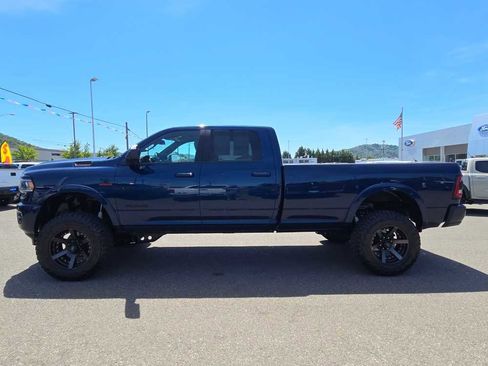 Used 2022 RAM 2500 Laramie AWD/4WD image 2