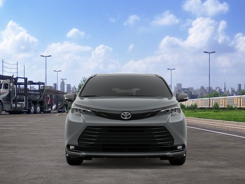 New 2026 Toyota Sienna XLE Woodland Edition AWD/4WD image 40