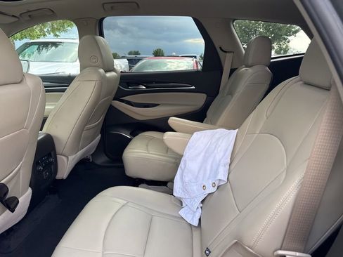 Used 2019 Buick Enclave Essence AWD/4WD image 9