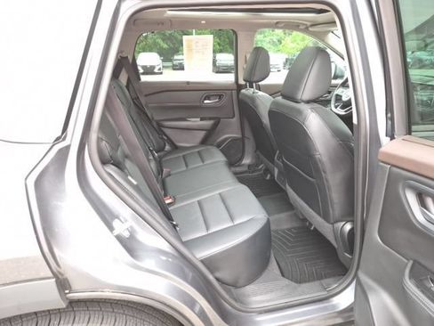 Used 2023 Nissan Rogue SV w/ SV Premium B Package AWD/4WD image 15