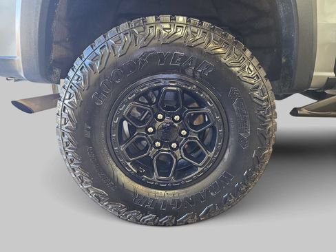 Used 2025 Chevrolet Colorado ZR2 w/ ZR2 Bison Edition AWD/4WD image 37