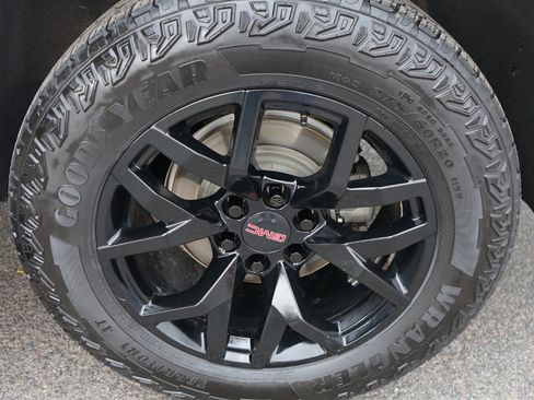 Used 2022 GMC Yukon AT4 image 28