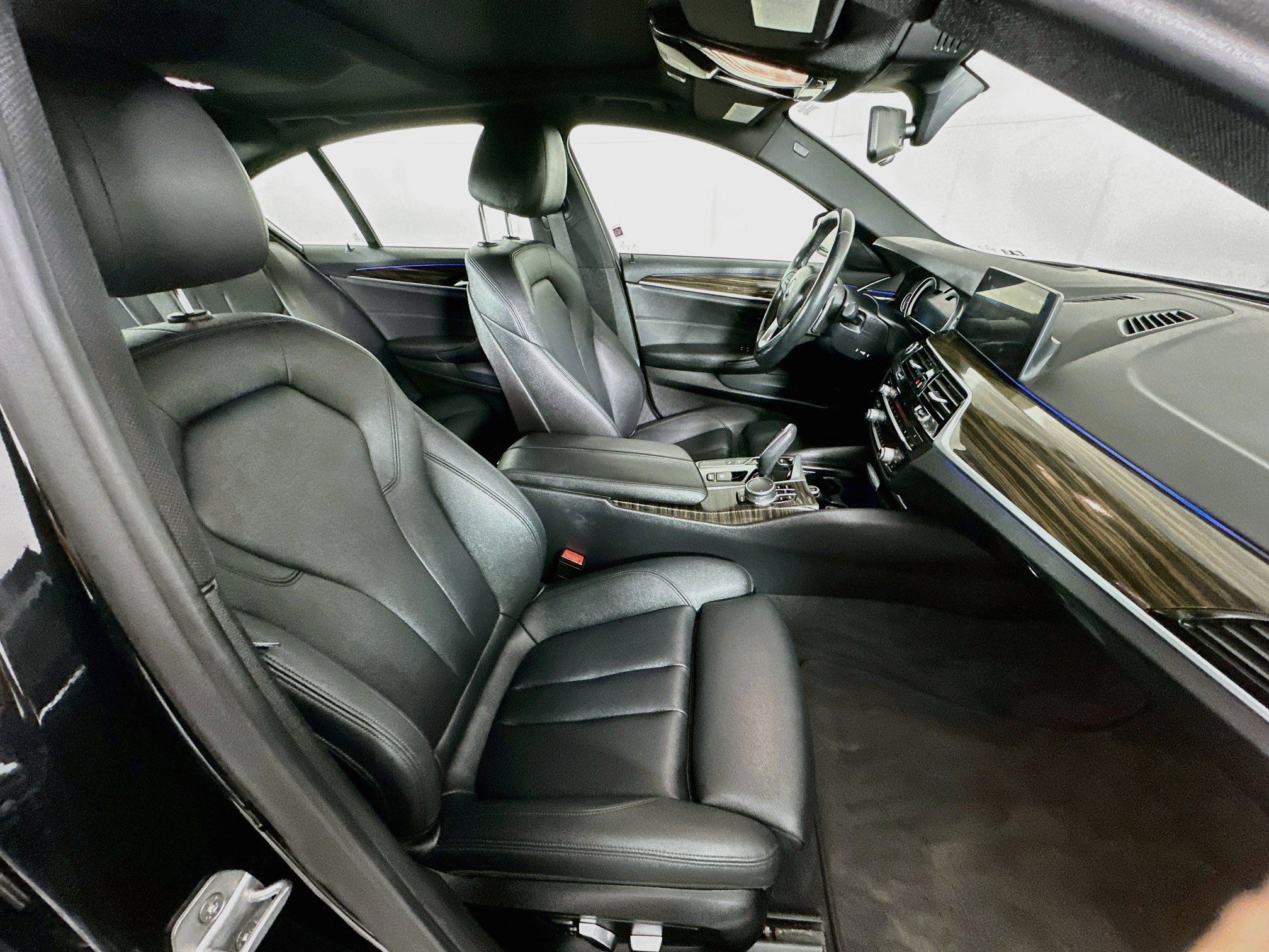 Used 2018 BMW 530e RWD image 32