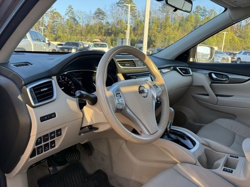 Used 2014 Nissan Rogue SL w/ SL Premium Package image 10