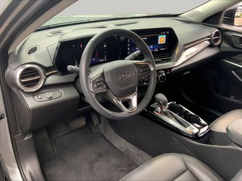 Used 2025 Chevrolet Trax ACTIV w/ Driver Confidence Package FWD image 18