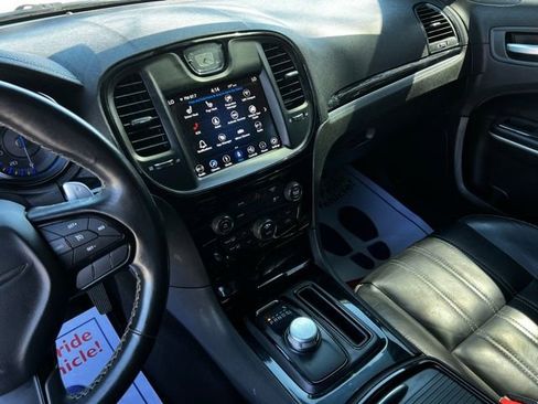 Used 2019 Chrysler 300 S image 35