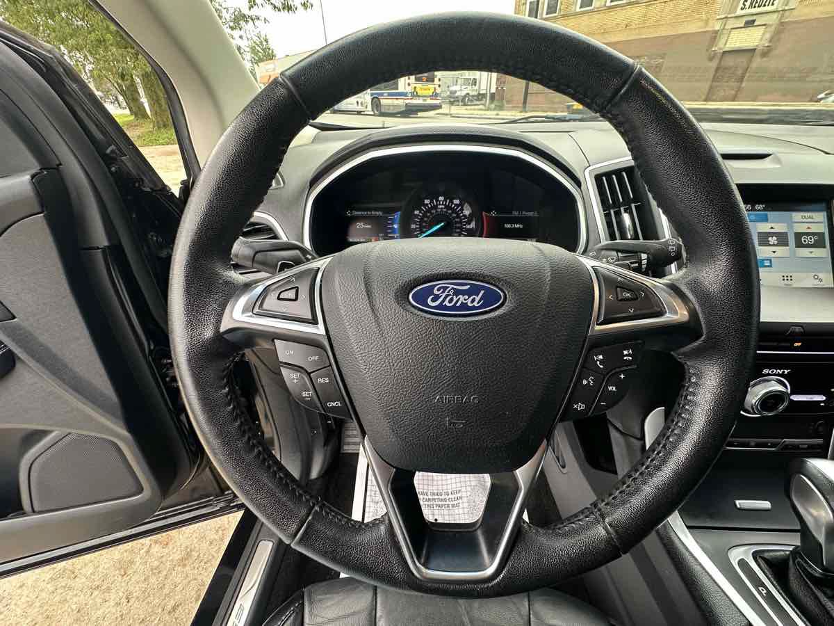 Used 2018 Ford Edge Titanium AWD/4WD image 14