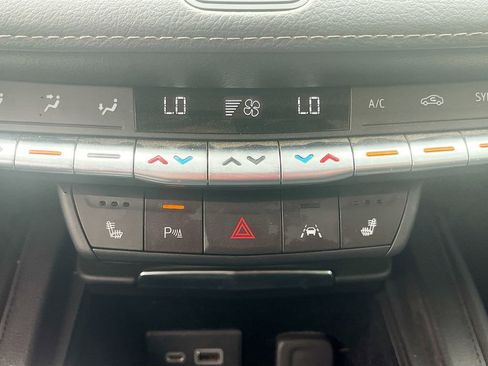 Used 2021 Cadillac XT4 Premium Luxury FWD image 19