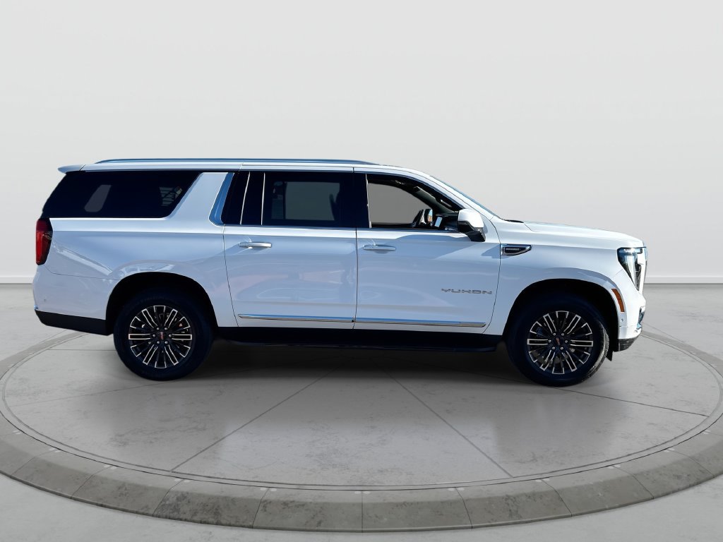 Used 2026 GMC Yukon XL Elevation w/ Elevation Premium Package AWD/4WD image 9