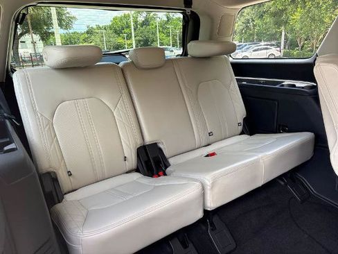 Certified 2019 Ford Expedition Platinum RWD image 32