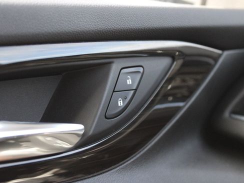 Used 2019 Buick Regal Essence w/ Driver Confidence Package I image 20