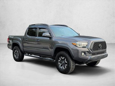 Used 2016 Toyota Tacoma TRD Off-Road w/ Premium & Technology Package AWD/4WD image 3