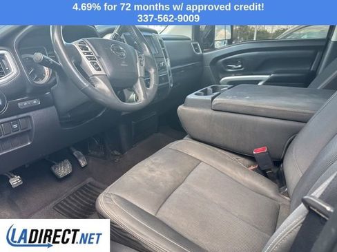 Used 2017 Nissan Titan SV image 9