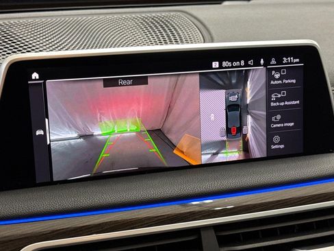 Used 2021 BMW 740i image 27