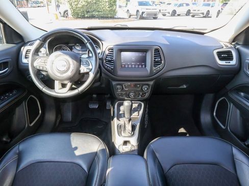 Used 2018 Jeep Compass Latitude w/ Popular Equipment Group AWD/4WD image 15