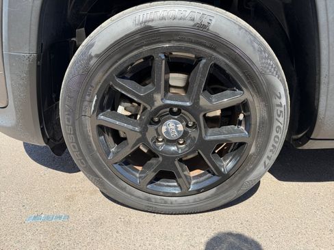 Used 2020 Jeep Renegade Latitude w/ Popular Equipment Group FWD image 11