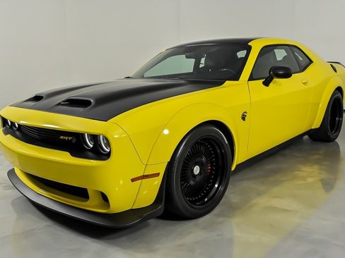 Used 2022 Dodge Challenger SRT Hellcat Redeye RWD image 6