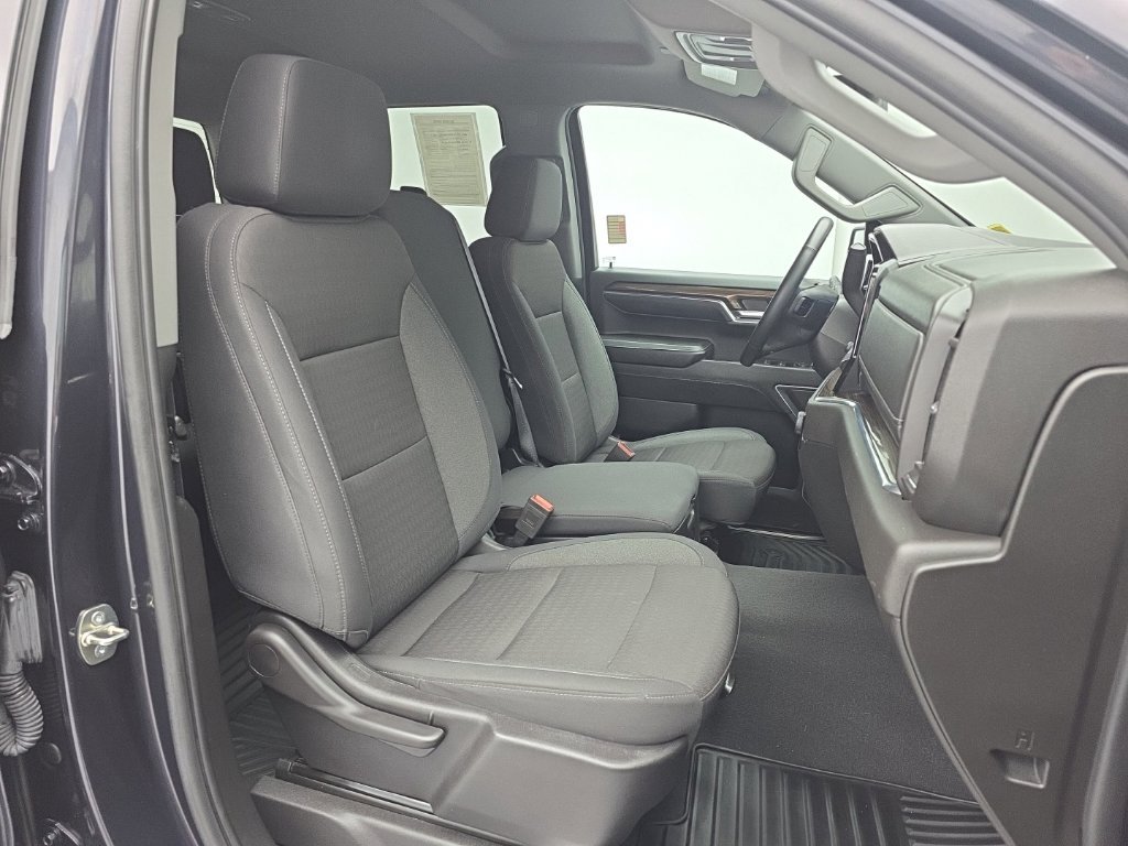 Used 2024 Chevrolet Silverado 1500 LT AWD/4WD image 47