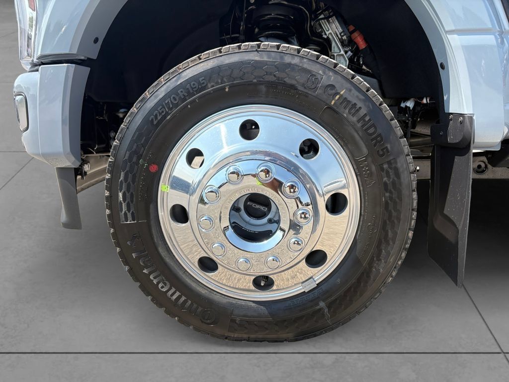 New 2026 Ford F450 Platinum w/ Platinum Plus Package AWD/4WD image 9
