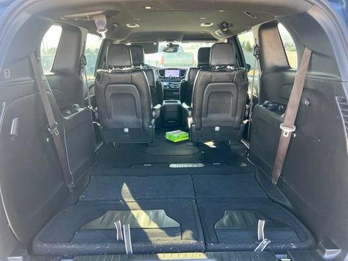 Used 2025 Chrysler Pacifica Select FWD image 45