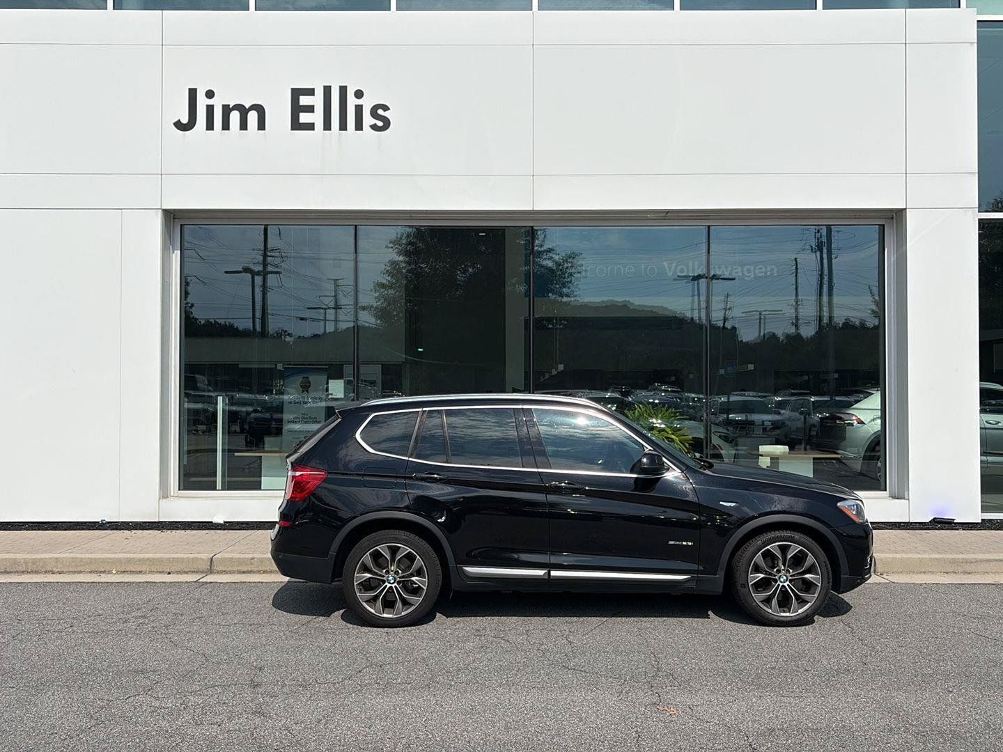 Used 2017 BMW X3 sDrive28i RWD image 1