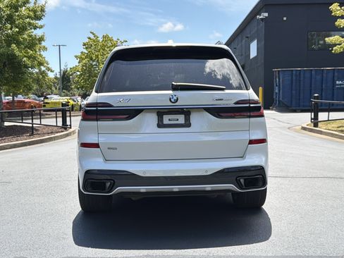 Used 2023 BMW X7 xDrive40i w/ M Sport Package AWD/4WD image 18