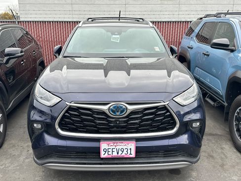 Used 2023 Toyota Highlander Platinum image 5