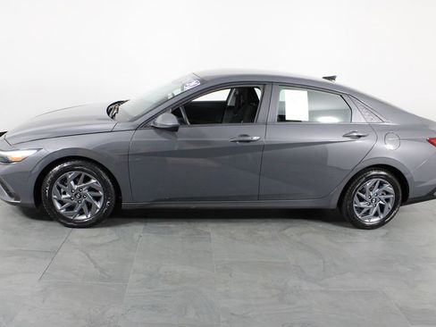 Certified 2024 Hyundai Elantra SEL FWD image 14